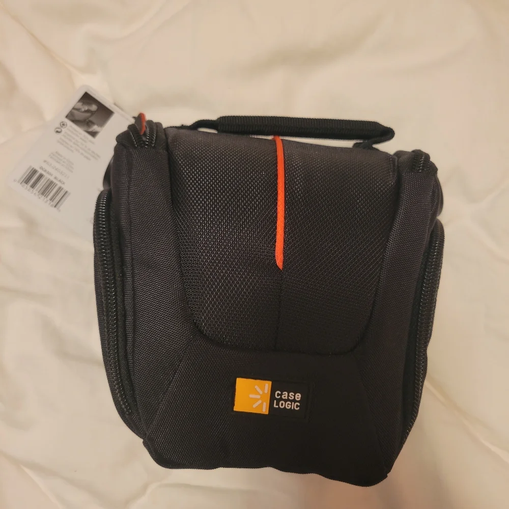NWT Case Logic Camera Case
